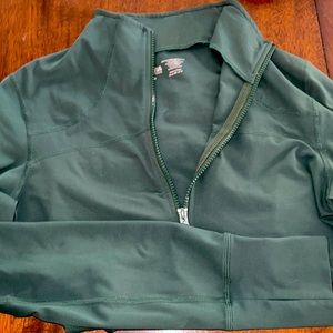 ZYIA 1/2 Zip with Pockets!